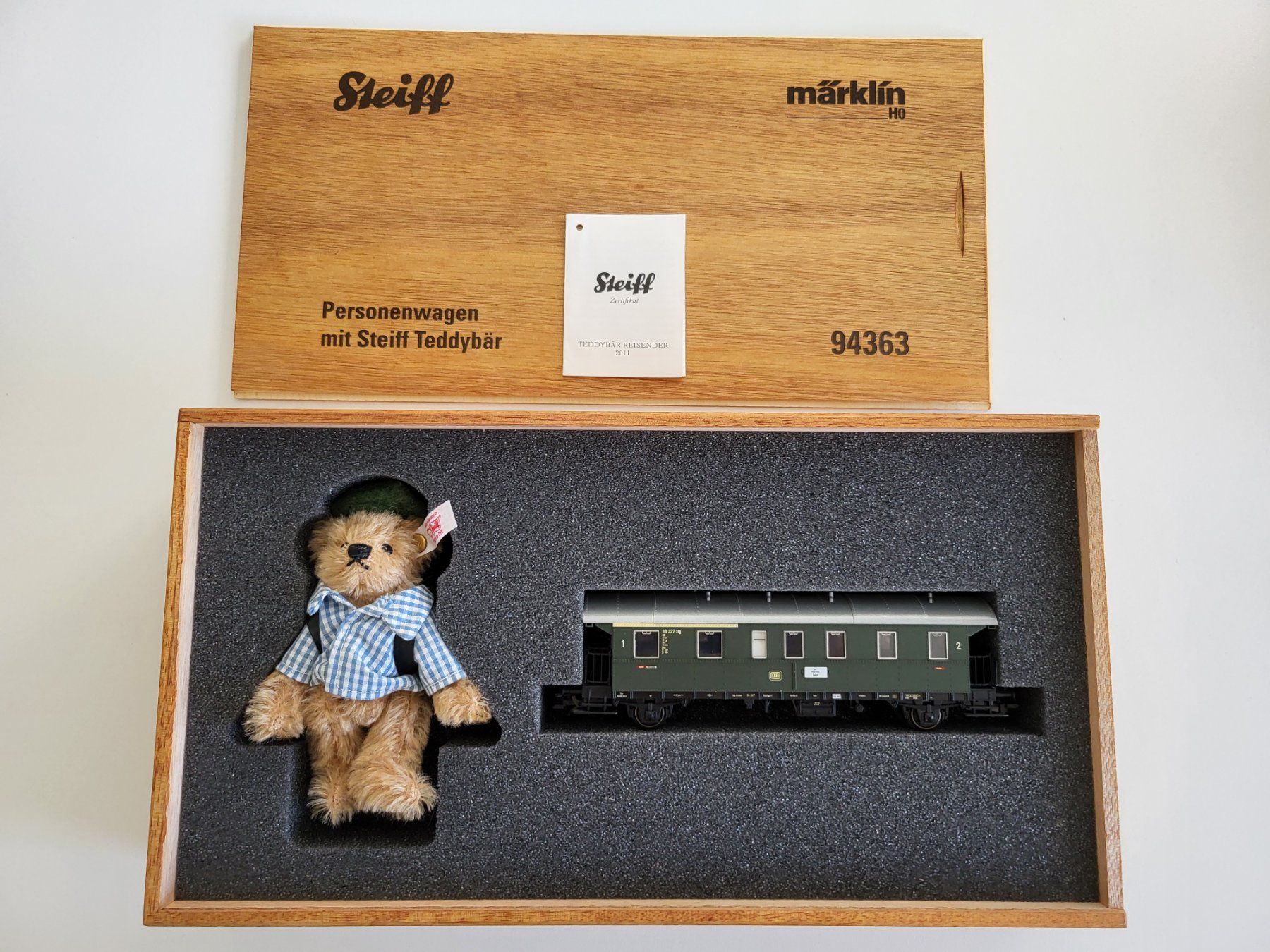 Giocattoli: Steiff, Marklin Teddy mit Personenwagen – Nuovo (secondo la descrizione) da Zürich venduto da Orchidee