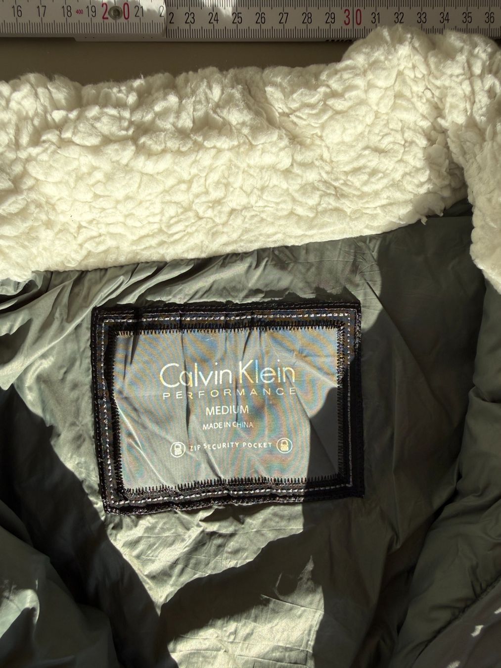 Calvin Klein Gilet & Giacche senza maniche: Calvin Klein - Performance Weste / Vintage - M – Usato da Basel venduto da Mezze 2