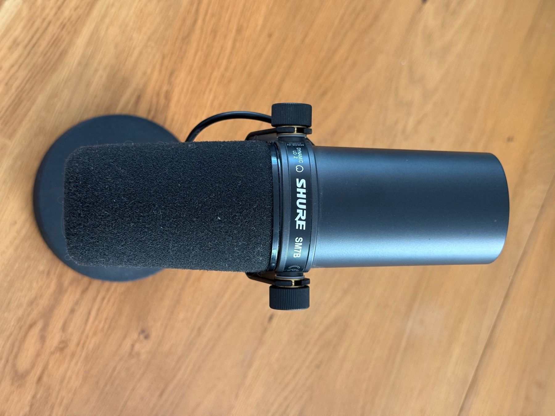 Shure Microfoni: Shure SM7B mit einfachem Ständer – Usato da Haldenstein venduto da pierre.re 1