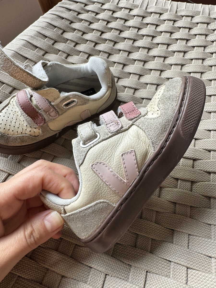 Bonpoint Chaussures filles: Bonpoint & Veja sneakers  – D'occasion à Zürich par are_fm6c 3