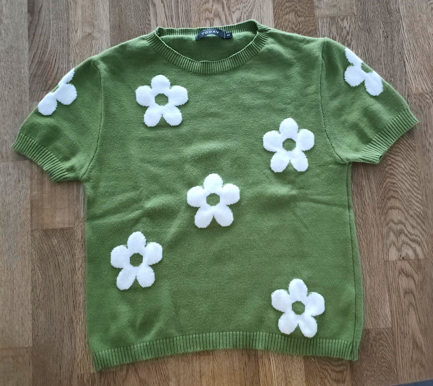 T-shirt: 3 Strickshirt / S / Today / Blumen – Usato da Suhr venduto da sternenklar0305 1