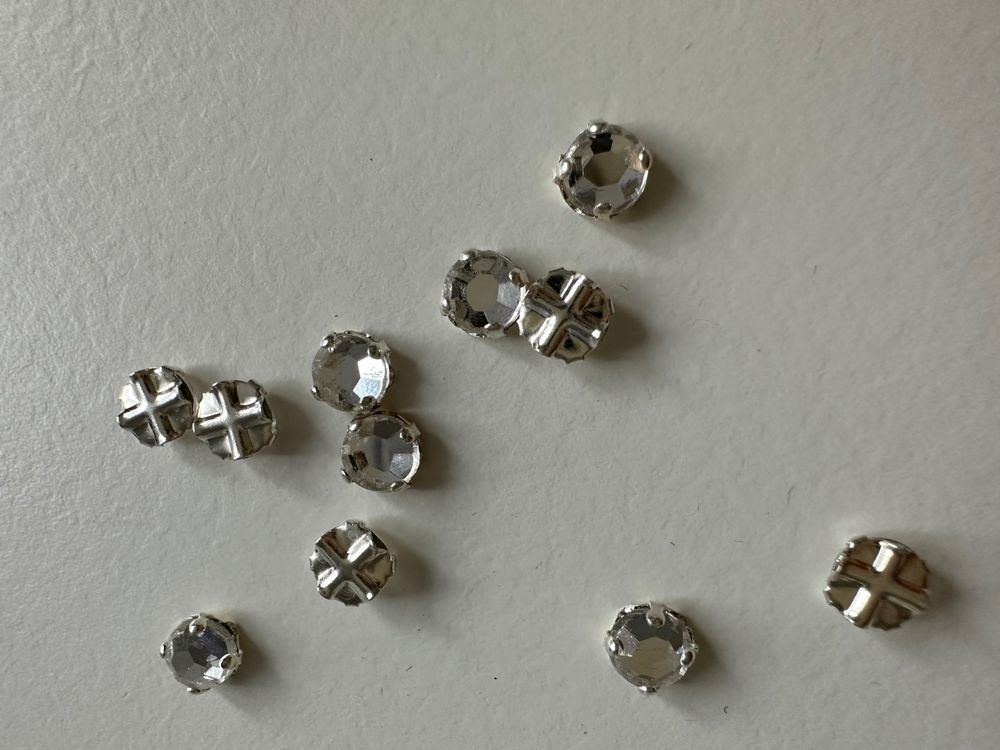 15 Weiße Nähknöpfe „Kunstperlen“ – 8 Mm, Mit Schwanz, Für Kreative Näharbeiten