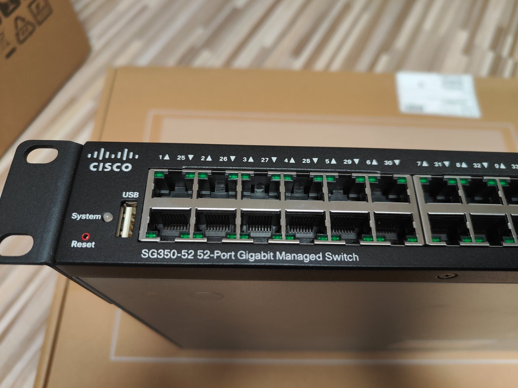 Cisco Hub & Switch: cisco Switch SG350-52   52-Port Gigabit Managed Switch – Usato da Uster venduto da Ct2914 2