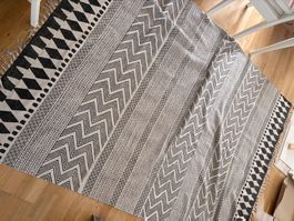 Wohnzimmer Teppich schwarz weiss geometrisch  - wie neu!!