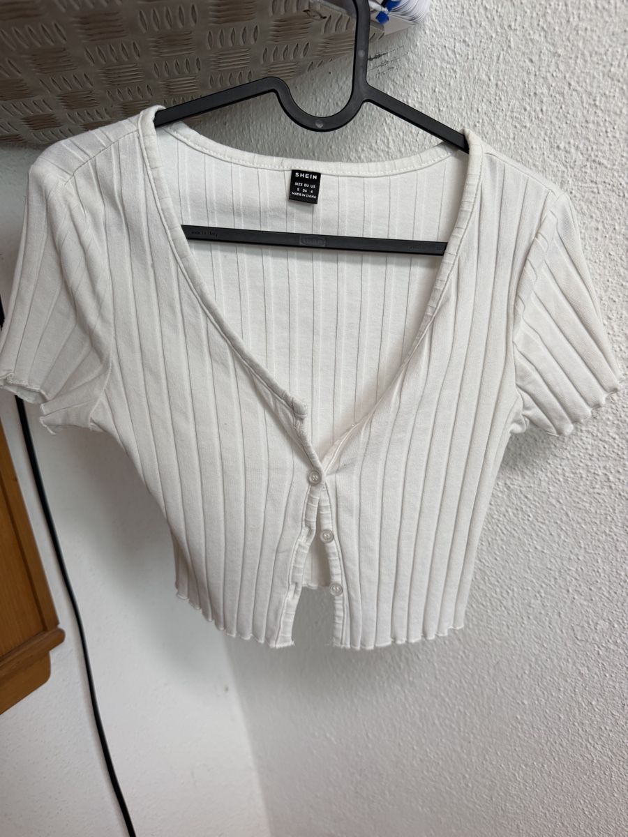 Shein Tops: Damen Top Weiss Grösse S – Gebraucht aus Amriswil von flo_r2xt 1