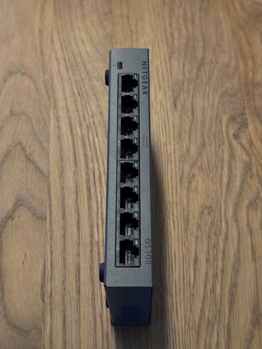Netgear Hub & Switch: Netgear 8 Port Gigabit Switch – Usato da Pfäffikon ZH venduto da michi_fluck 1