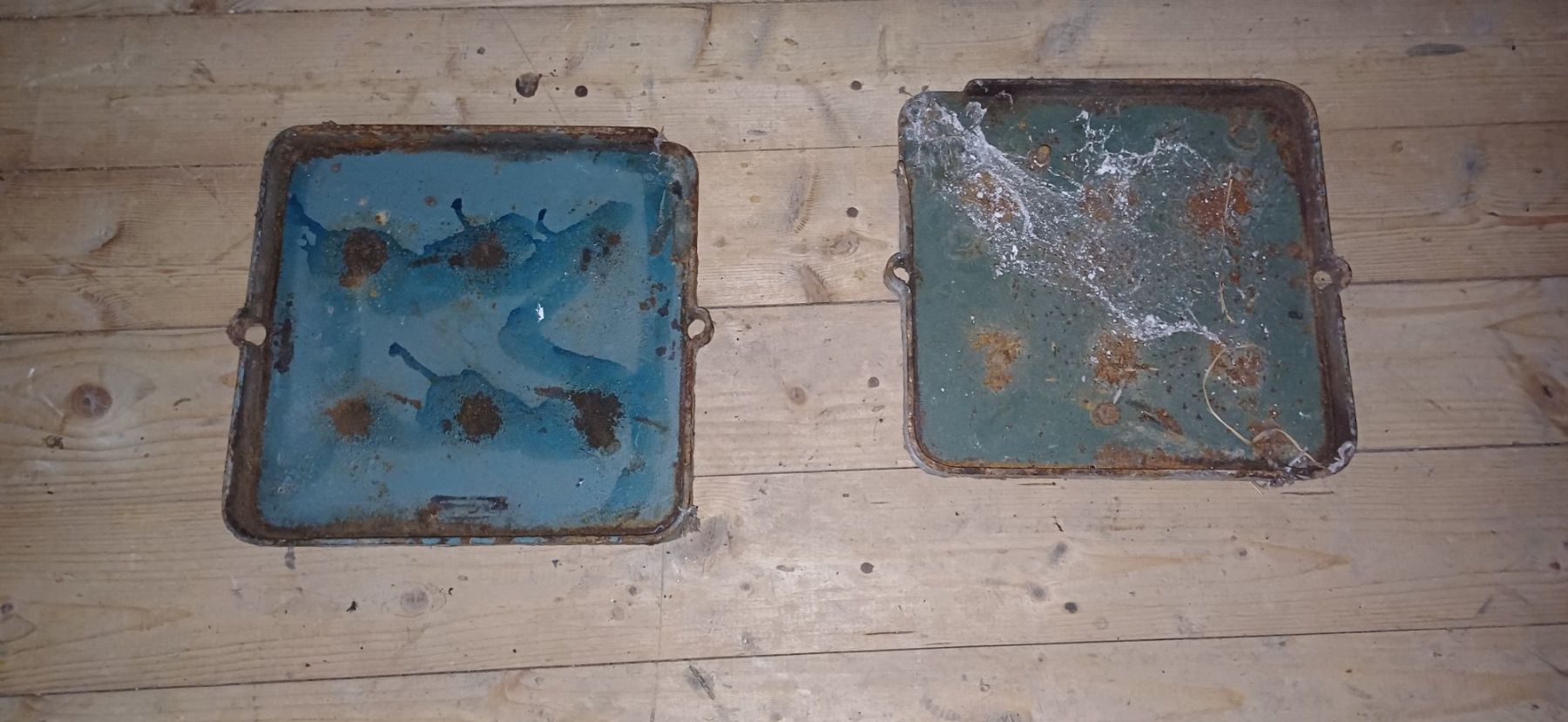 Hürlimann Trattori: Hürlimann Batteriekastendeckel – Usato da Sonterswil venduto da dom_ztt2 1