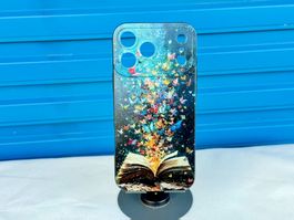 Coque iPhone 17 Pro Max Papillons & Livre Magique