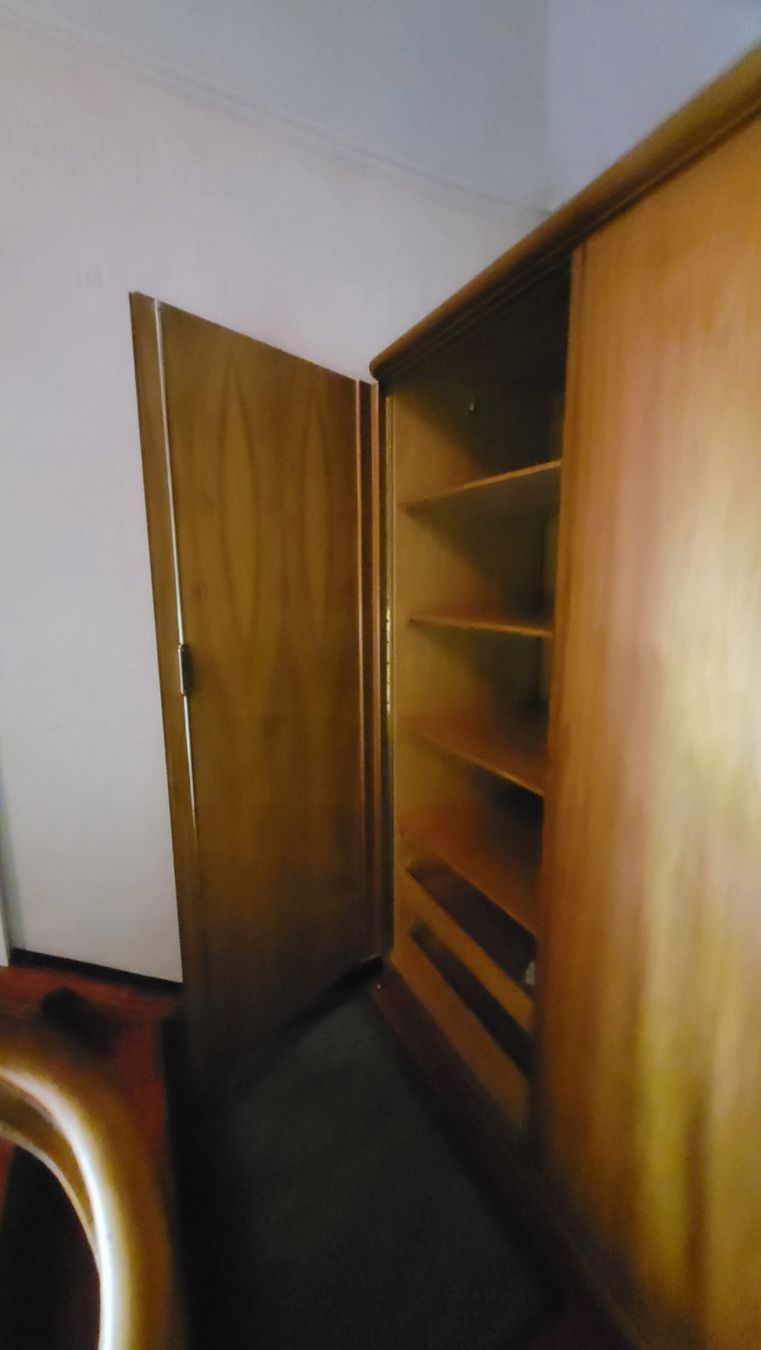 Armadi: Holzschrank 3-türig – Usato da Aarwangen venduto da Striezi01 1