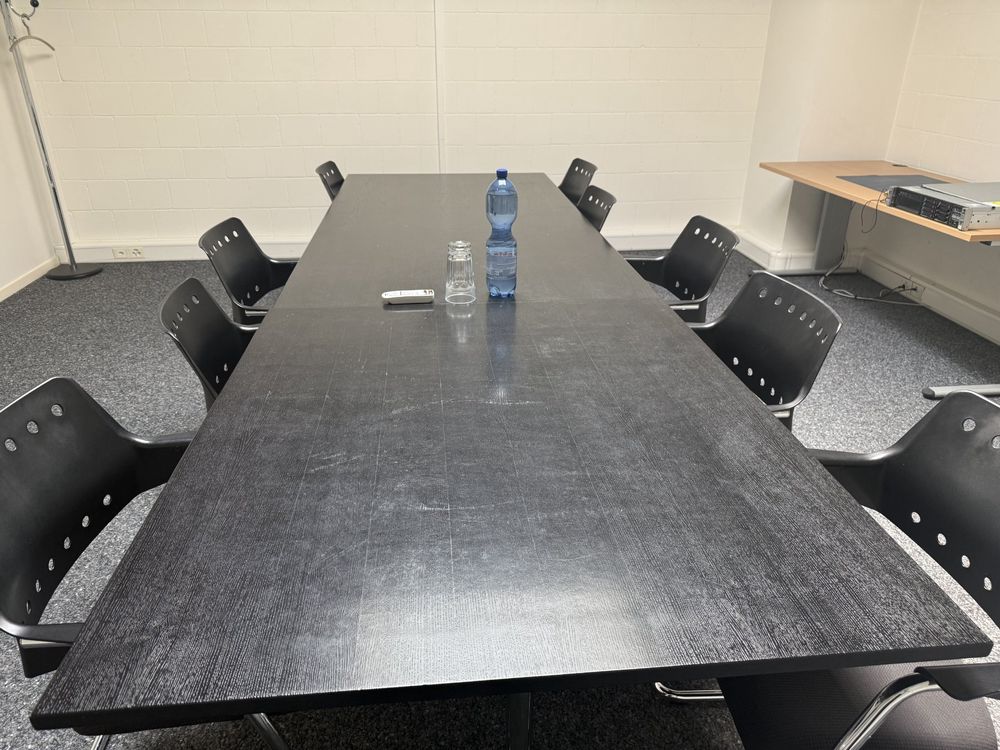 Scrivanie: Konferenztisch / Bürotisch – Usato da Lohn-Ammannsegg venduto da tschemeker 1