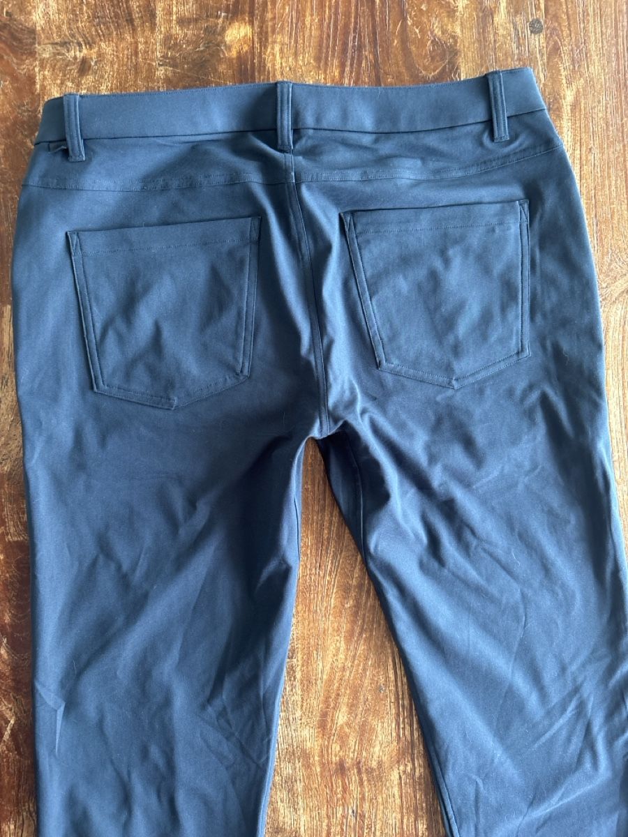 Lululemon Pantaloni: Lululemon dark blue pants (W34 / L32) – Usato da Zuerich venduto da junverhau 3
