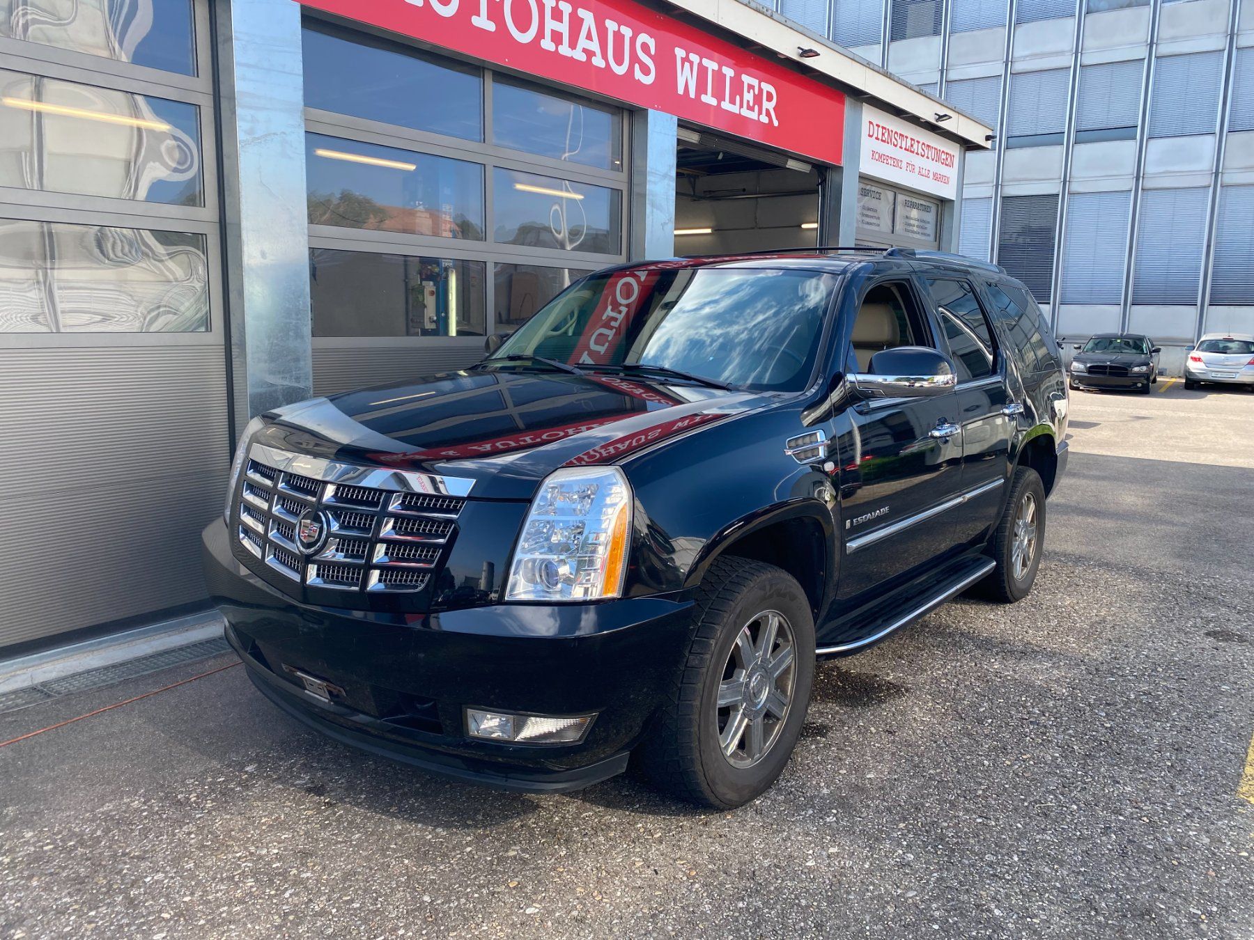Cadillac Automobili: Cadillac Escalade 6.2 Elegance – Usato da Biel/Bienne venduto da AS24