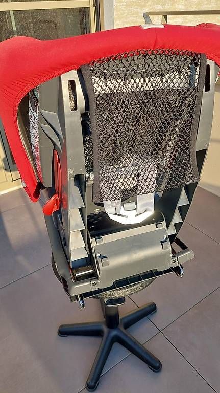 Britax Römer Seggiolini per auto: Auto-Kindersitz Röhm mit Isofix – Usato da Kleindöttingen venduto da calspan 2