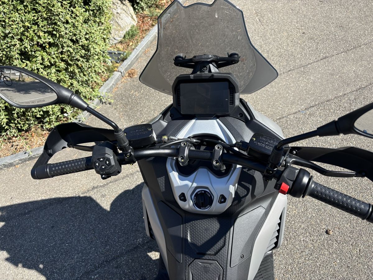 Aprilia Scooters: Aprilia SR GT 400 – Gebraucht aus Richterswil von Zrno 3