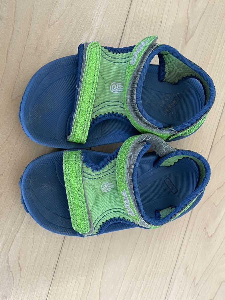 Teva Scarpe per ragazzi: Teva Sandalen Grösse 22/23 – Usato da Mönchaltorf venduto da Snoopy2002