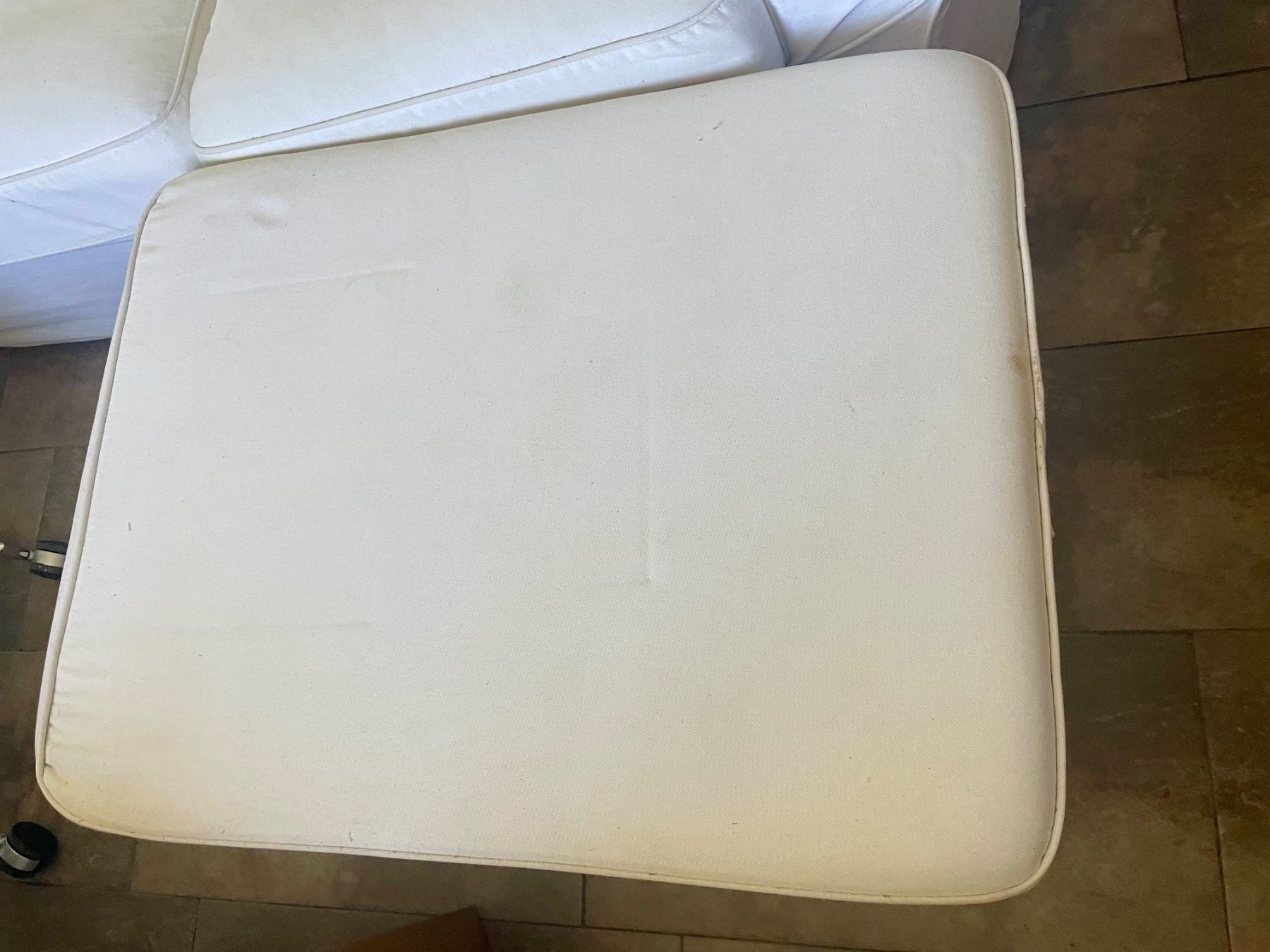 Ikea Divani: IKEA Sofa mit Hocker weiss gebrauchter Zustand – Usato da Teufenthal AG venduto da -barolo- 1