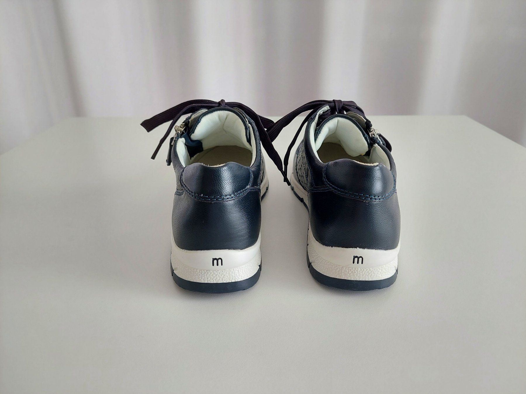Scarpe da donna: Damen-Sneaker MEDICUS , Gr. 39 , voll echt Leder , fabrikneu – Nuovo (secondo la descrizione) da Zürich venduto da Lacoste06 3