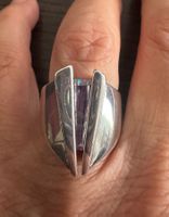 formschöner Silberring 825 mit violettem Stein