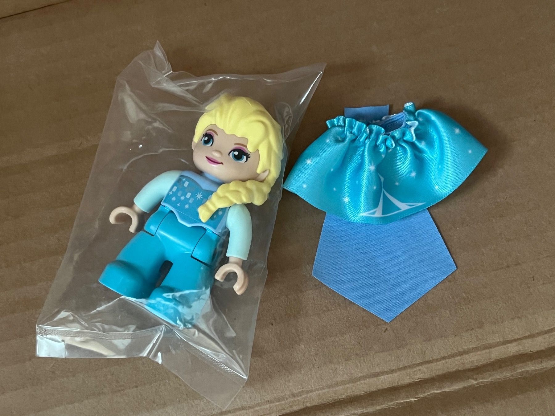Spielzeuge: Lego Duplo Figur Elsa aus 10899 – Neu und originalverpackt aus Ostermundigen von bibi511