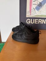 Baskets Nike noires pointure 23.5 etat usage correct