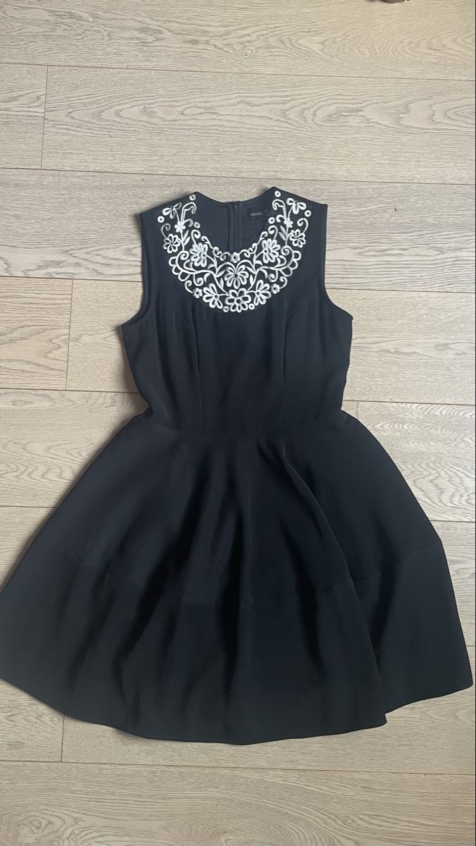 Vestiti: Robe noire évasée,  Needle and Thread, taille 38 – Nuovo (secondo la descrizione) da Troinex venduto da nadinebmichaelson