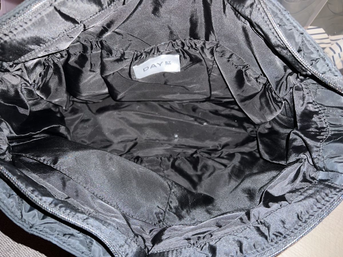 Taschen für Damen: Wickeltasch mit Steppmuster – Gebraucht aus Adliswil von sch_pl69 2