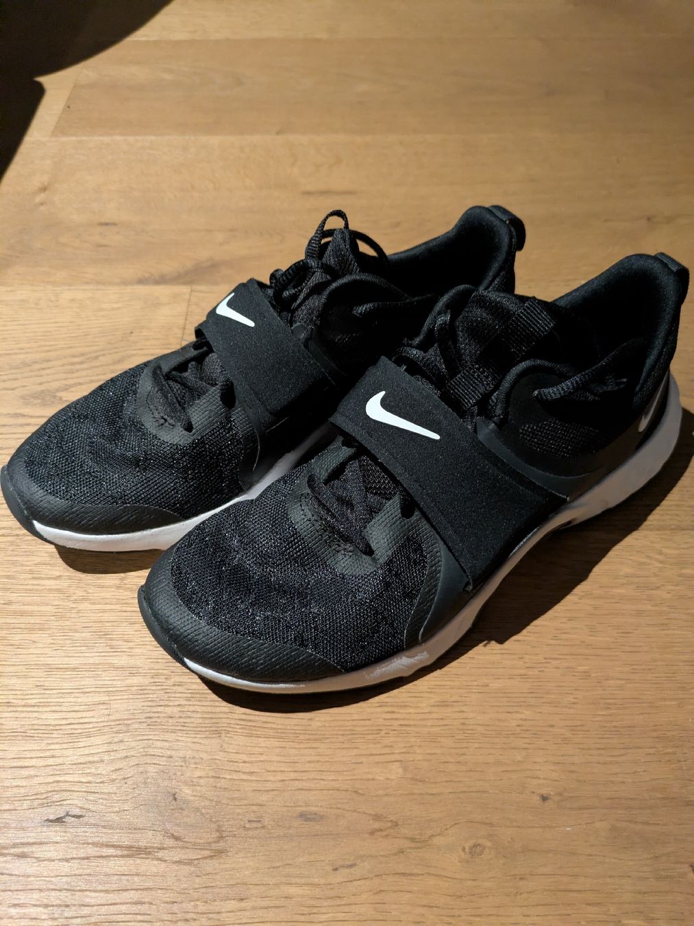 Nike Scarpe da uomo: Nike Turnschuh Gr. 38.5 – Usato da Pfäffikon ZH venduto da some82 1