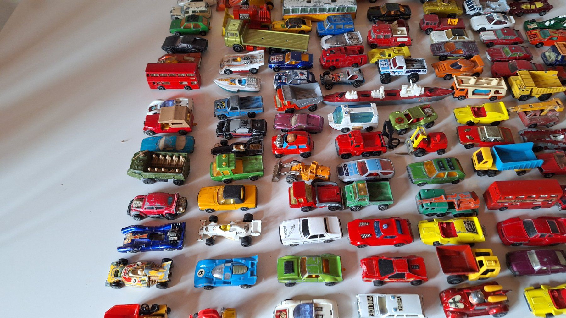 Giocattoli: Lesney Matchbox/Corgi, etc.: über 100 Stück – Usato da Wilchingen venduto da 80x120 4