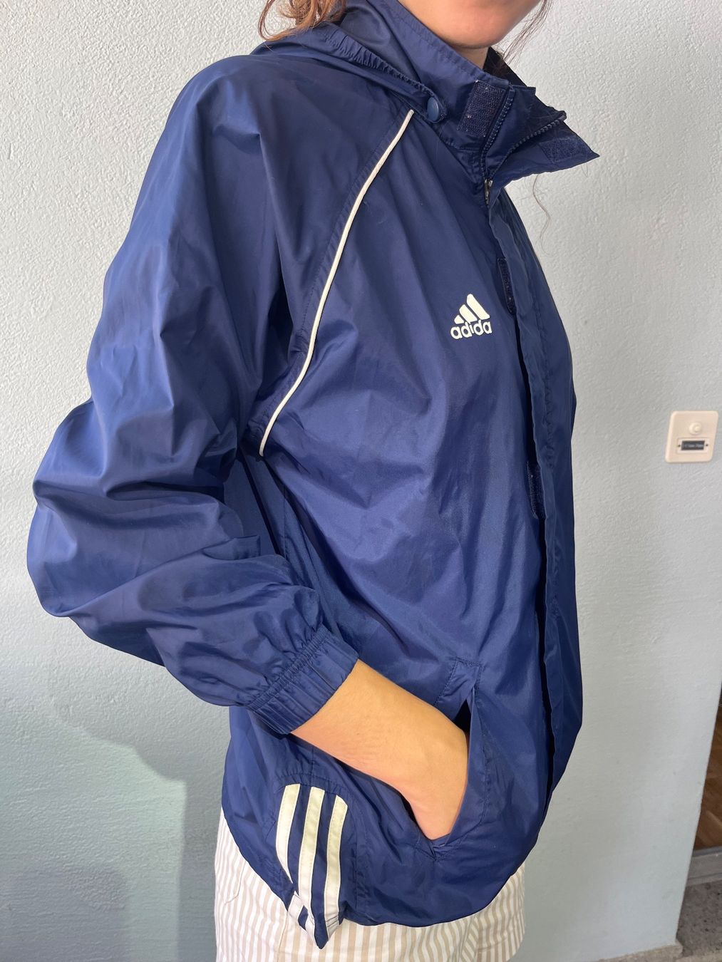Adidas Giacche: Dunkelblauer Adidas Windbreaker Grösse 152 – Usato da Zürich venduto da giu_j77x 1