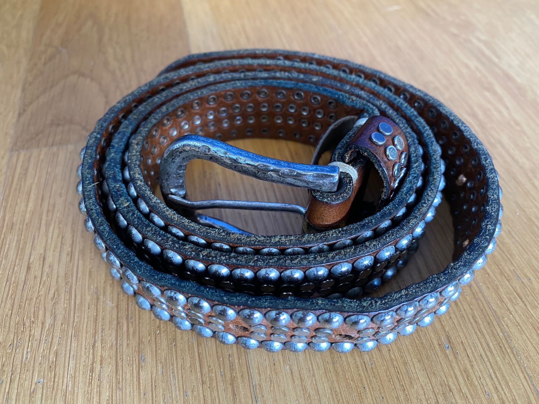 Cinture: B. Belt Nietengürtel Leder Grösse 80 – Usato da Thônex venduto da gio_cd95