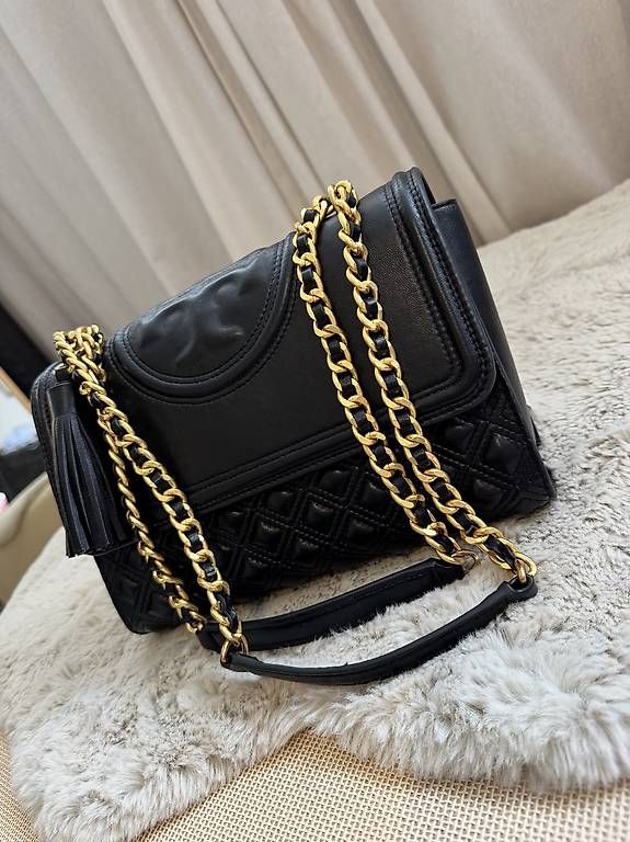 Tory Burch Taschen für Damen: Original Tory Burch Fleming Umhängetasche Leder – Gebraucht aus Buchs ZH von crazyhandbaggirl123 4