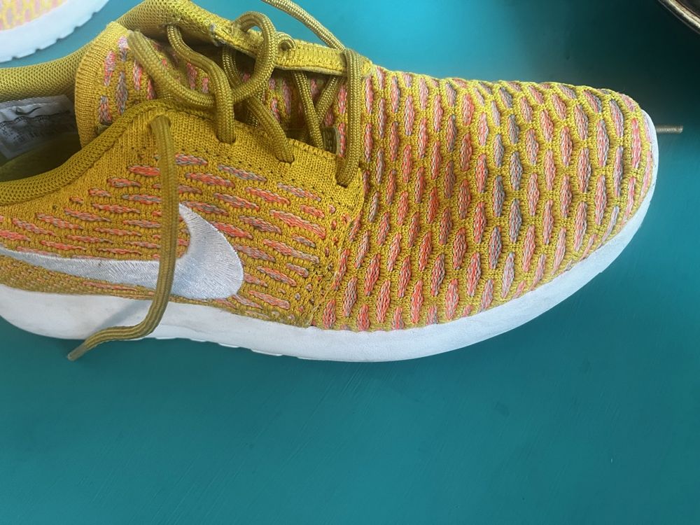 Nike roshe run 37.5 sales