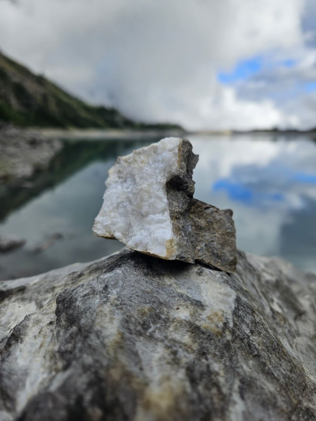 Edelsteine: Pierre carbonate métamorphisée / Valais – Gebraucht aus Sion von jol_558w 1