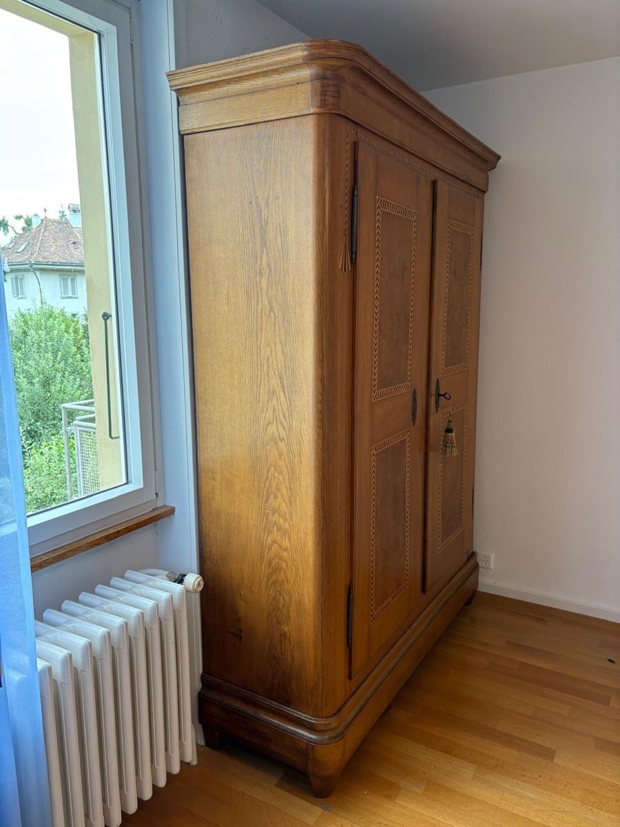 Armadi: Repräsentativer Holzschrank – Usato da Muri b. Bern venduto da sab_2gz7 9