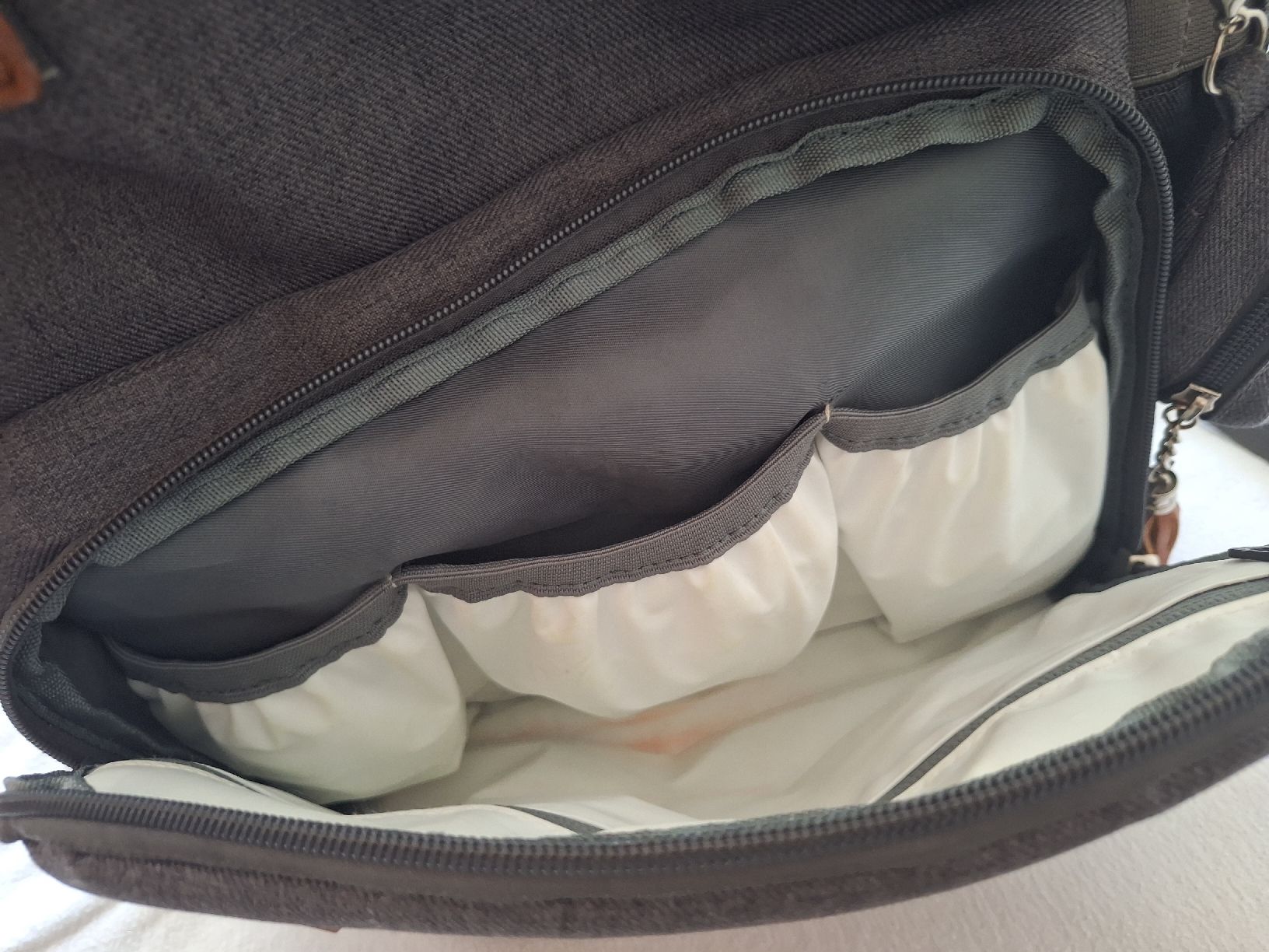 Borse & Zaini: Wickelrucksack mit Bettfunktion grau – Usato da Beromünster venduto da Henri_78 3