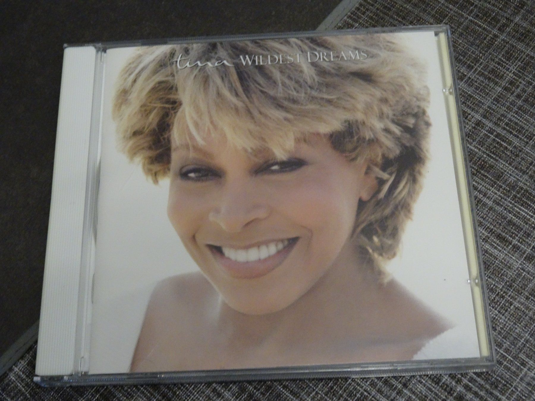 CD: Tina - Wildest Dreams CD – Usato da Olten venduto da Disc-Ausverkauf
