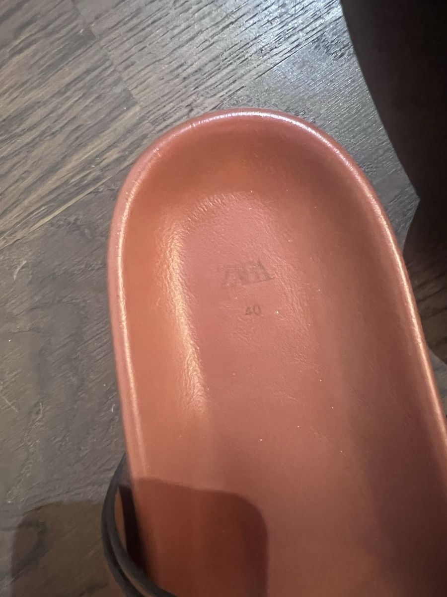Zara Chaussures femmes: ZARA Slipper – D'occasion à Uitikon-Waldegg par LaDiene 2