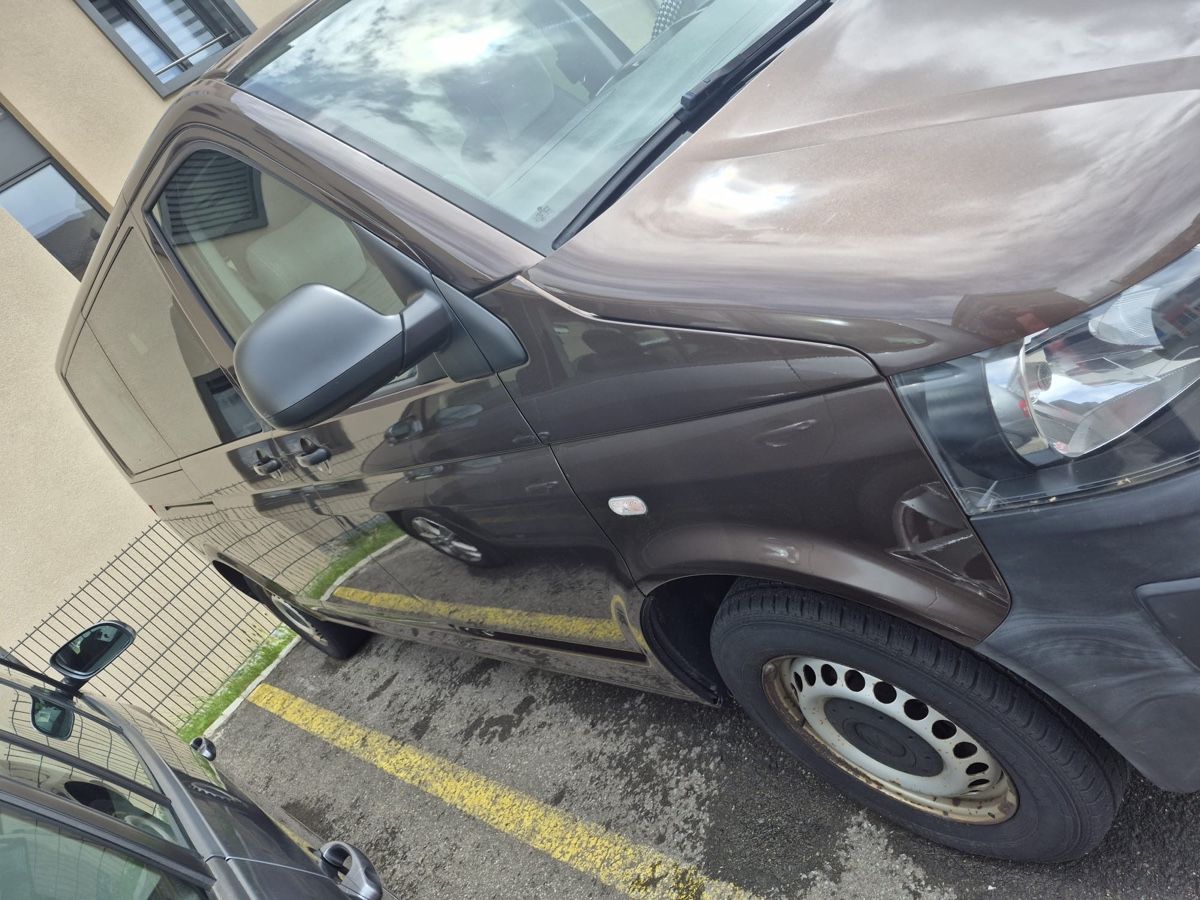 VW Autos: VW T5 caravel – D'occasion à La Chaux-de-Fonds par ham_6fj2 2