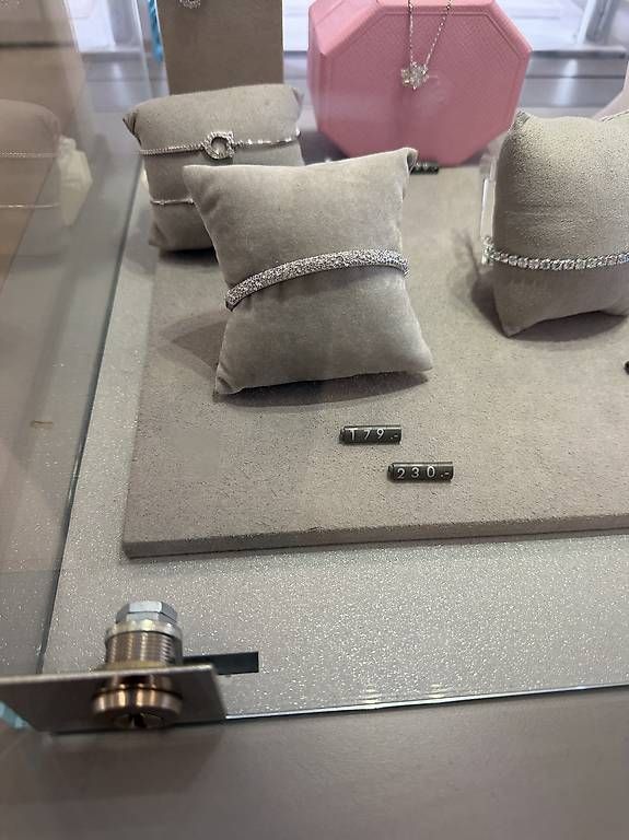 Bracciali & Braccialetti: Bracelet Swarovski  – Nuovo e nell'imballaggio originale da Bulle venduto da Preteni 4