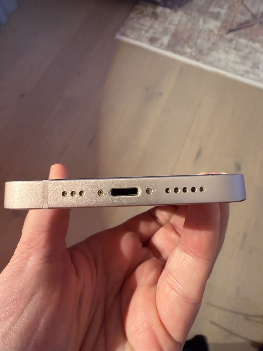 Apple Telefoni cellulari / Smartphones: iPhone 13 265 GB – Nuovo (secondo la descrizione) da Wallisellen venduto da Nataschab0 3