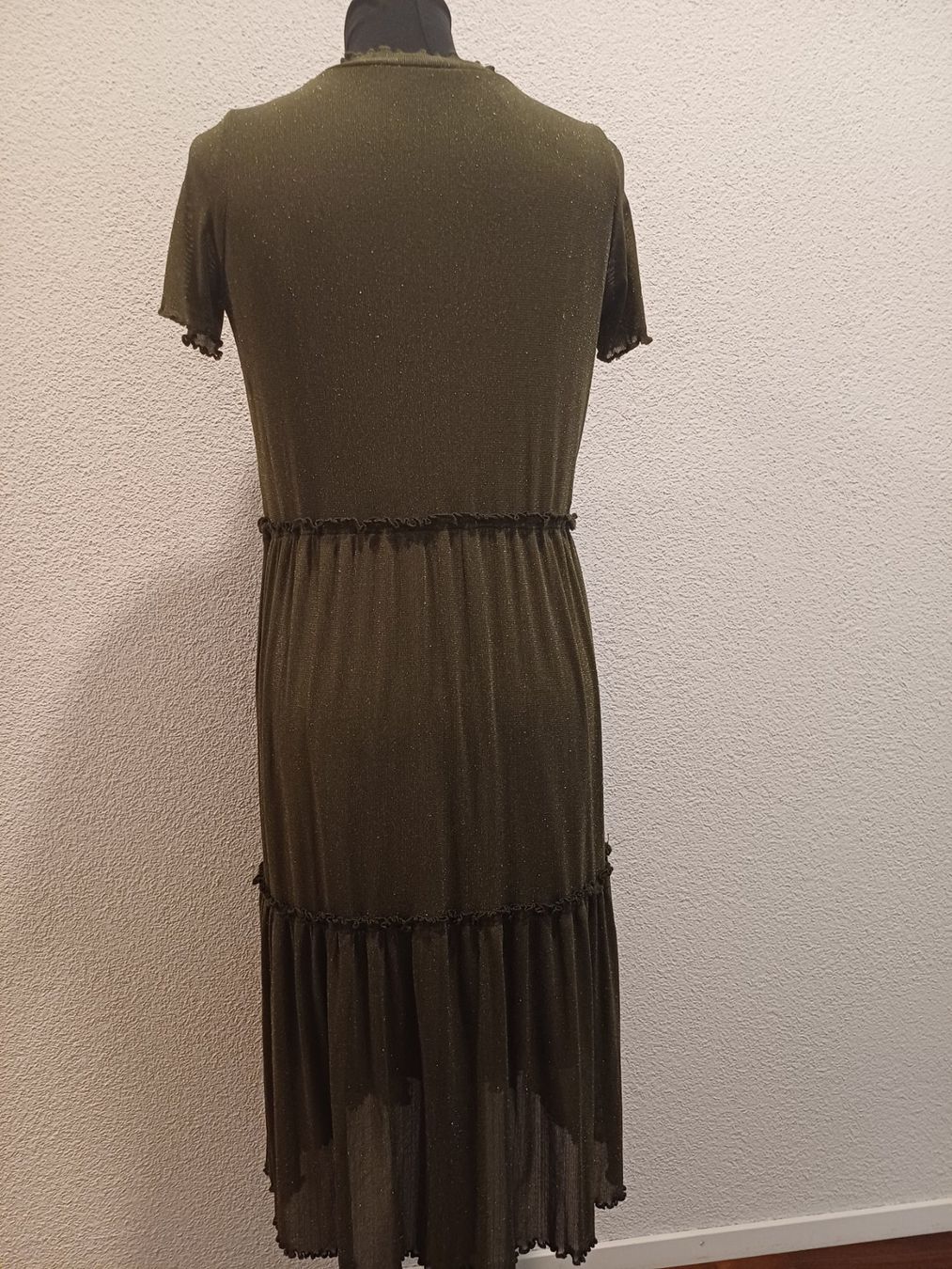 Vestiti: Glitzerkleid Gr.34 – Usato da Winterthur venduto da Smily-_- 2