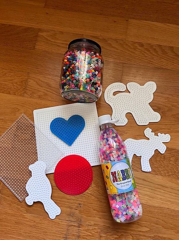 Kit bricolage: Bügelperlen bunt mit verschiedenen Platten – Usato da Zürich venduto da Azzurro6
