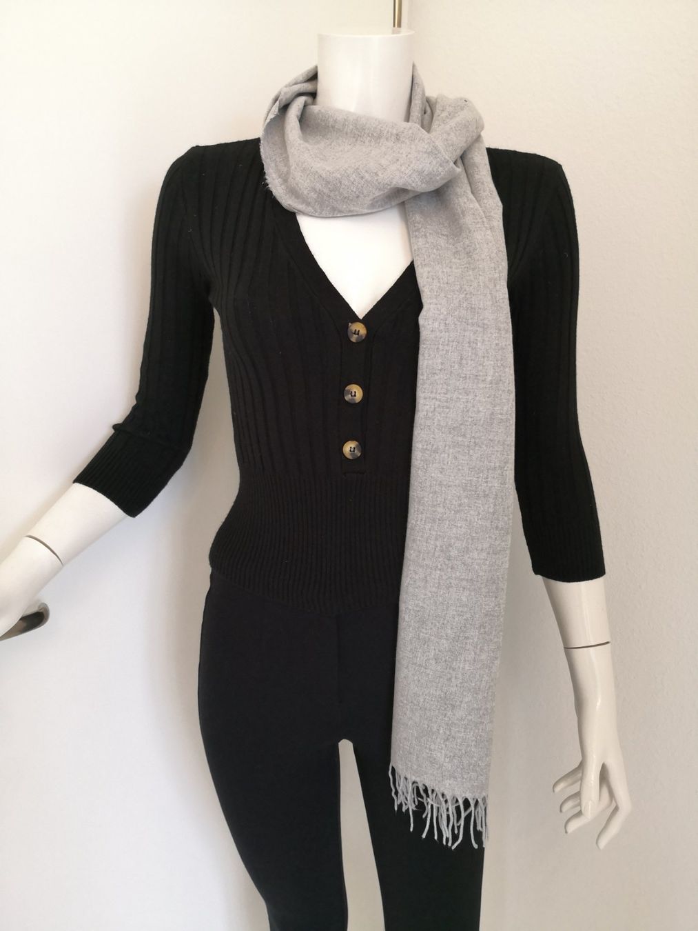 Foulard & Sciarpe: 🤩SCHAL HELLGRAU – Usato da Olten venduto da Naja-Twins-Twins 3