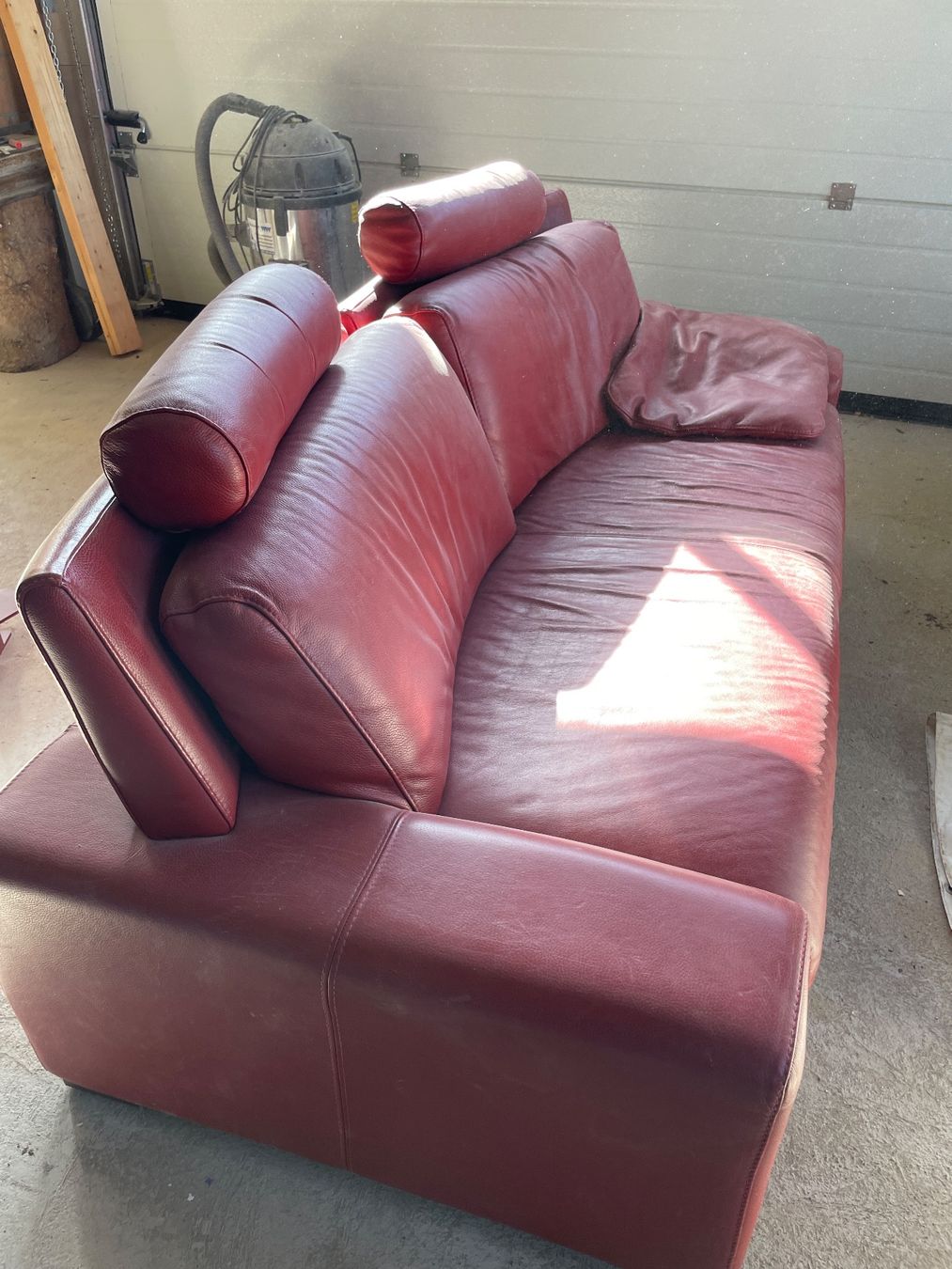 Divani: Sofa rot aus Leder – Usato da Bischofszell venduto da Lar_tx6m 2