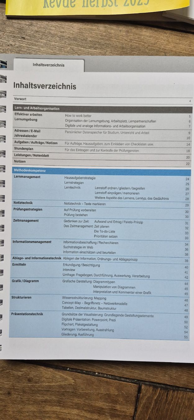 Livres: Handbuch Kompetenzen – D'occasion à Luzern par 365mal 1