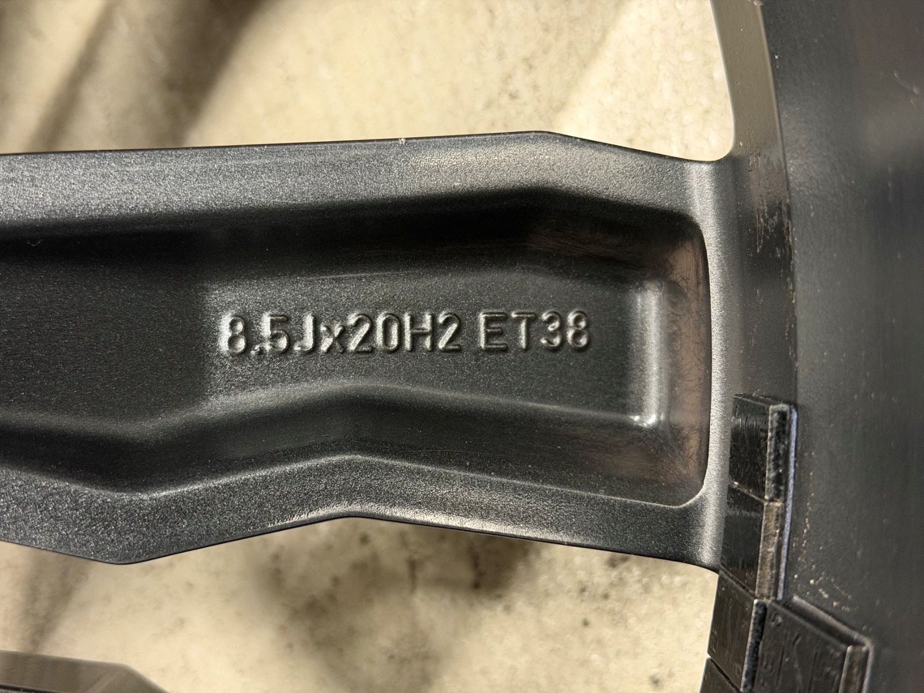 Volkswagen Pneus & Roues: Sommerrad 20" VW/ 5NA.601.025.G – D'occasion à Schönried par Bahnhofgarage-Haldi 2