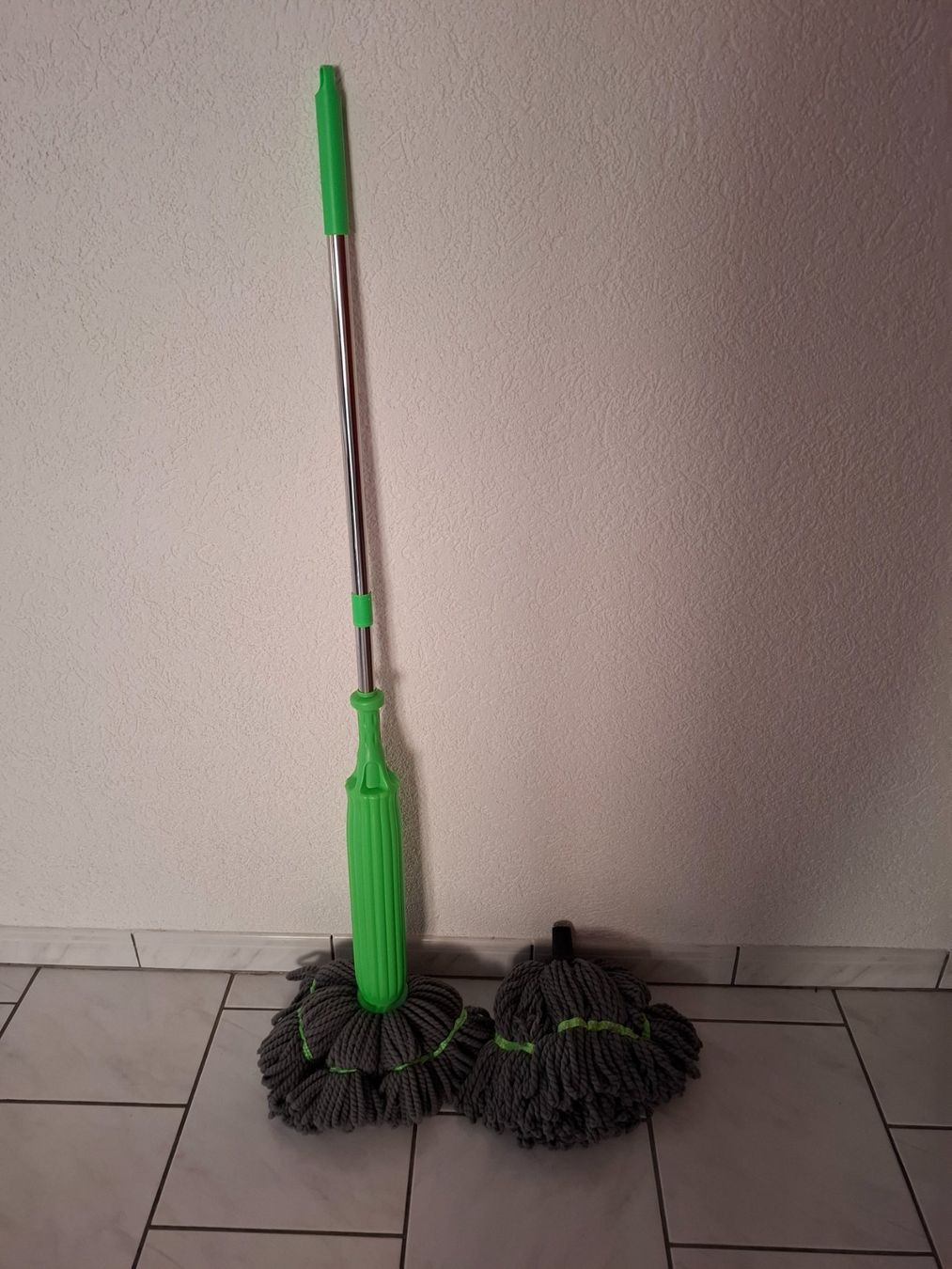 Sonstige Reinigungsgeräte: Serpillère ronde  en microfibre - Comme neuve! – Gebraucht aus Courtemaîche von redg13 1