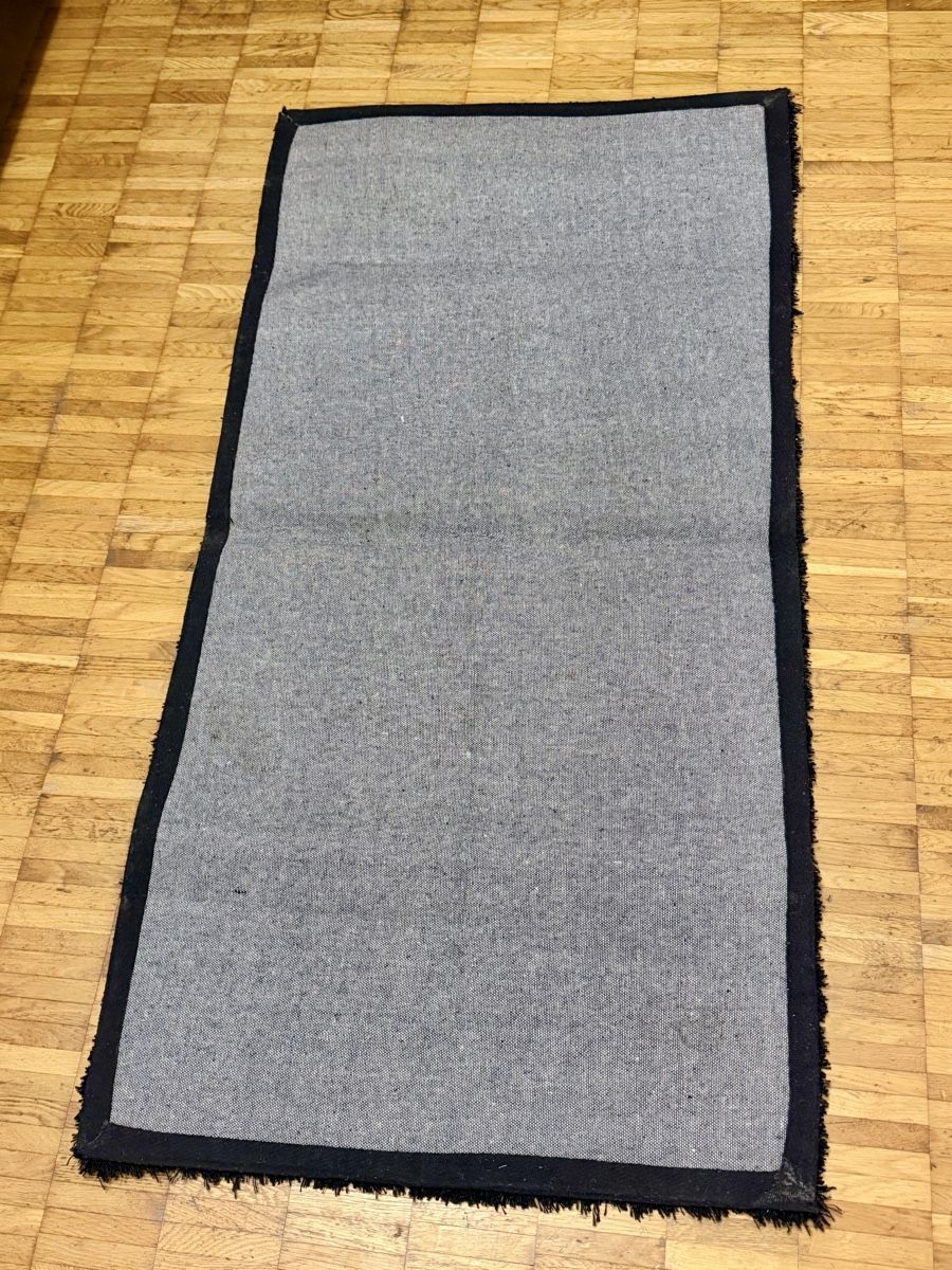 Teppiche: schwarzer Teppich mit glänzenden – Gebraucht aus St.Gallen von pep_2gfq 2