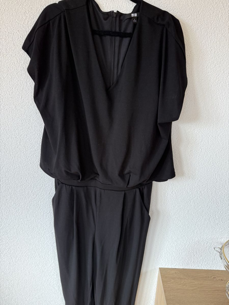 Tute: Schöner schwarzer Jumpsuit, M – Usato da Braunwald venduto da Noveredo