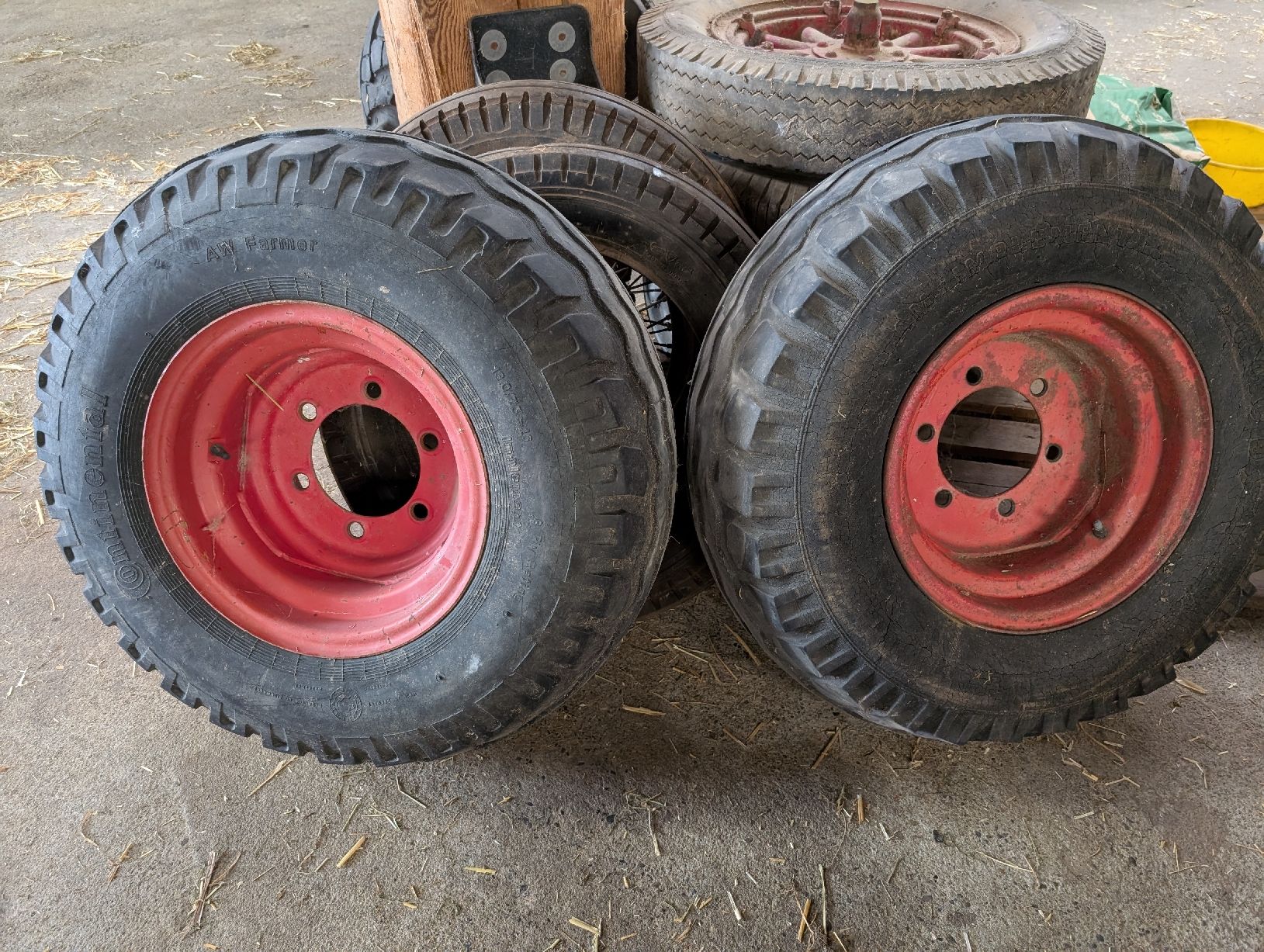 Pneus & Roues: Felgen mit Pneu  – D'occasion à Boswil par chabel